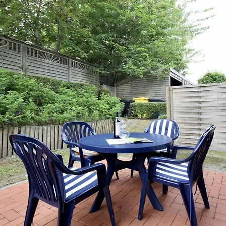Cosy With Garden 아파트