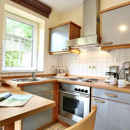 아파트 Cosy With Garden *